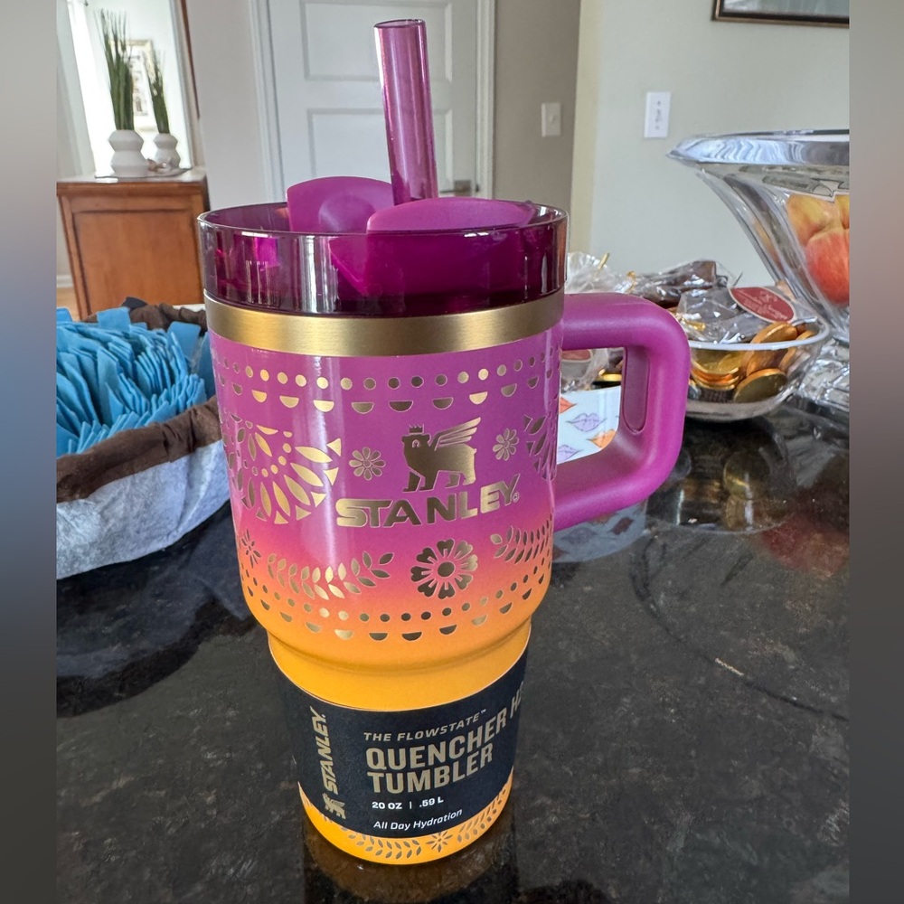 Stanley sunrise 🌅 Catrina 20 oz quencher